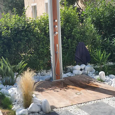 Δωμάτια σε οικογενειακή κατοικία Daniel Saint Aygulf